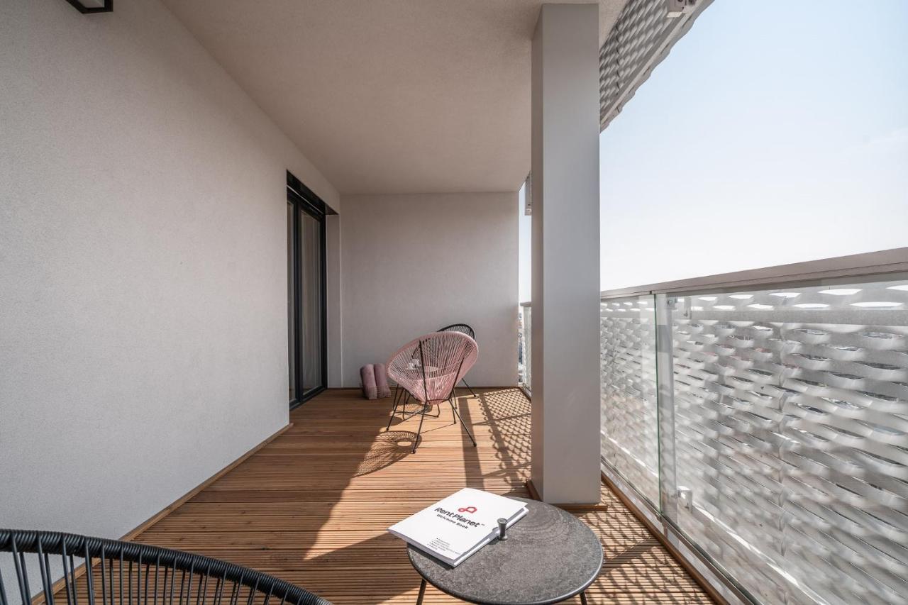 Rentplanet - Apartamenty Atal Tower Wroclaw Exterior photo