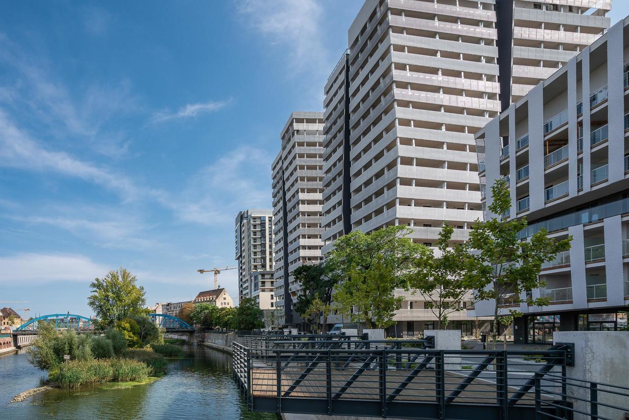 Rentplanet - Apartamenty Atal Tower Wroclaw Exterior photo